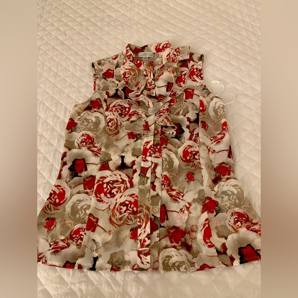 NWOT Tahari Red Floral Top, Size XS